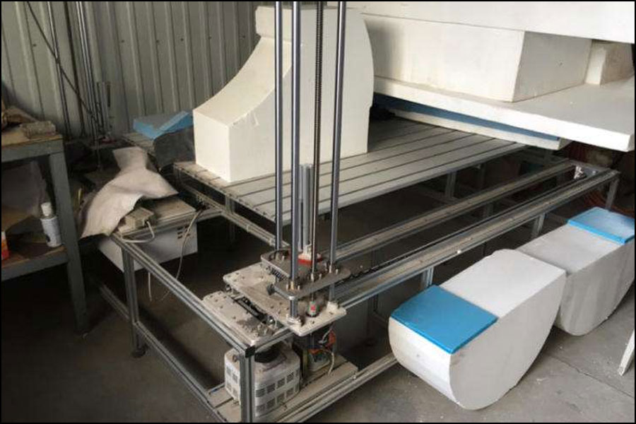 CNCフォームカッティングマシンの機械工具の洗浄と潤滑方法