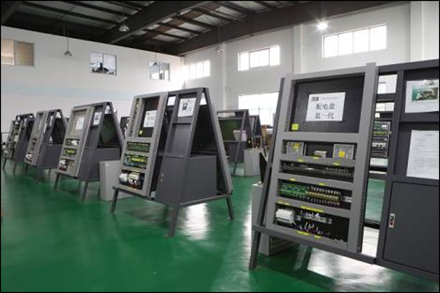 CNC工作機械の移動座標の電気的制御