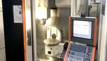 荒削り、スムージング…CNCエキスパートの機械加工経験!